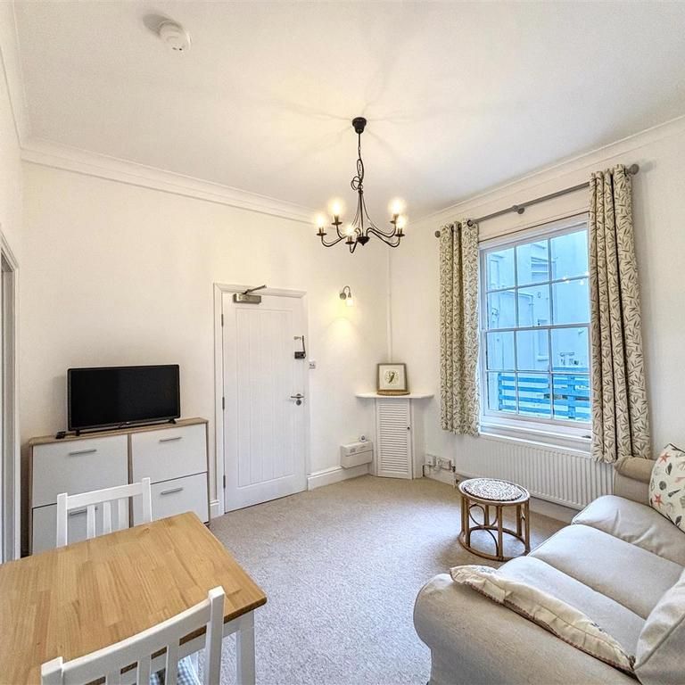 1 bedroom flat to rent - Photo 1