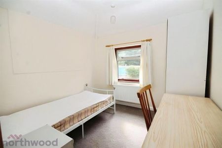 3 bedroom semi-detached house to rent - Photo 5