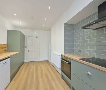 Premium Three-Bedroom Apartment | Fully Refurbished | Permit Parking | Clifton & Whiteladies Road - Photo 5