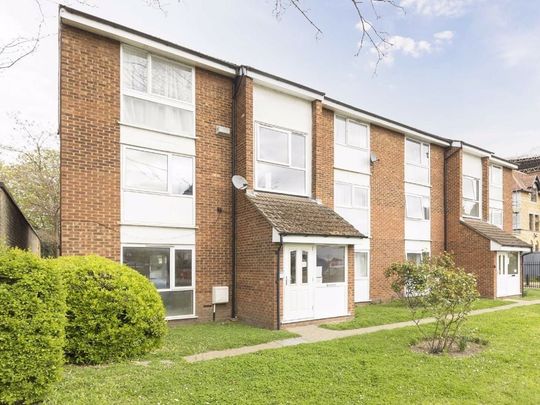 1 Bed Flat, Radlett Close, E7 - Photo 1