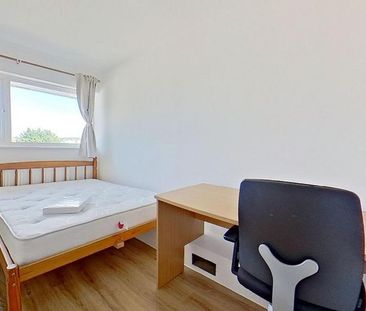 4 bedroom terraced house to rent - Photo 5