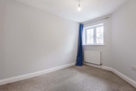 3 bedroom semi-detached house to rent - Photo 4