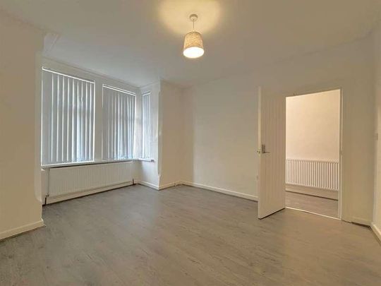 Hurst Grove, MK40 - Photo 1