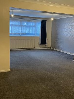 4 bedroom detached house to rent - Photo 1