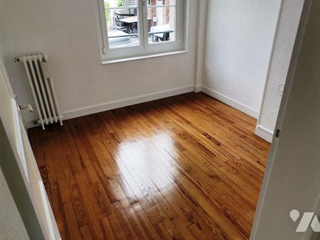 FALAISE: Au pied du château: Appartement au 1er étage 3 chambres, cave, balcon - Photo 5