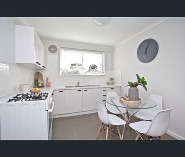 2/16 Tulloch Street, Deer Park, Vic 3023 - Photo 5