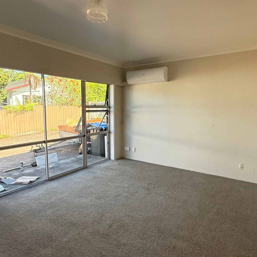 Round about Royal Oak... - Photo 1