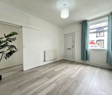 Two bedroom Terraced house - Photo 6