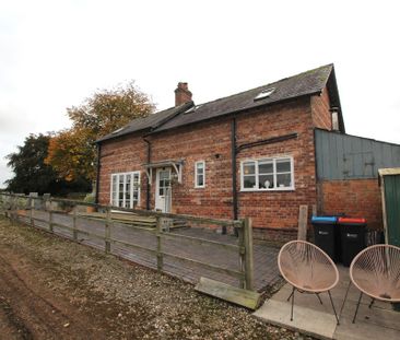 2 Bedroom COTTAGE, Aldersey - Photo 4