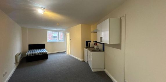 Studio to rent - Photo 2