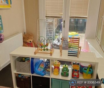 3 bedroom semi-detached house to rent - Photo 3