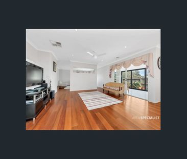 Modern Family Living in a Quiet Court – 7 Rose Bush Court, Lyndhurst! - Photo 3