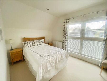 4 bedroom semi-detached house to rent - Photo 4