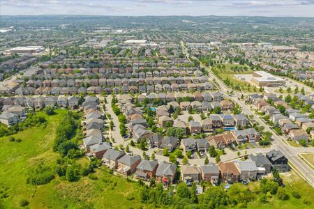 For Lease - 72 Pointon Street, Aurora, Ontario - Photo 2