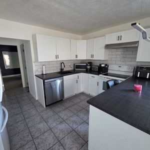 7 1/2 GRAND À LOUER, ANIMAUX ACCEPTÉS - Photo 2