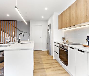 90d Kings Road, Panmure - Photo 4