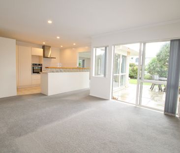 9 Judd Place, Orewa - Photo 2