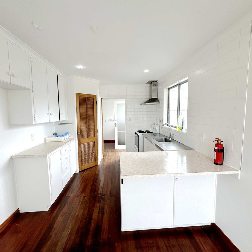 Comfortable 3-Bedroom Home in Quiet Henderson Street - Photo 1