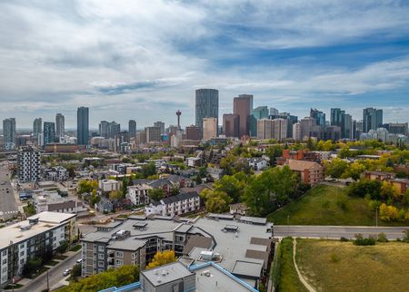 510 Edmonton Trail NE, Calgary - Photo 2