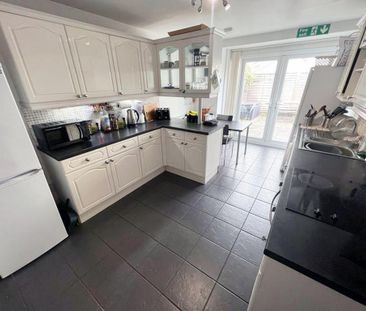 1 bedroom in a house share to rent - Photo 3