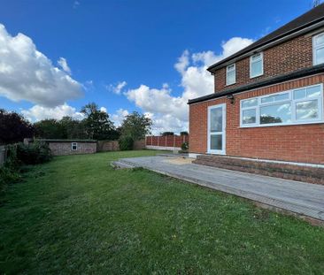 4 bedroom semi-detached house to rent - Photo 5