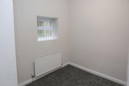 15 Crosby Street, Bangor, BT20 5EE - Photo 2