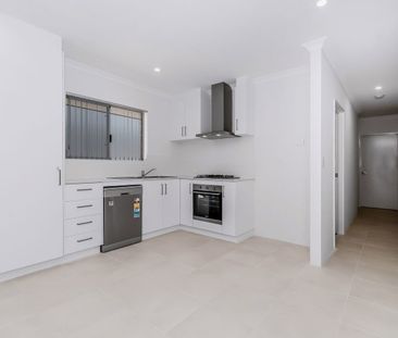 MODERN & LOW-MAINTENANCE LIVING IN PRIME YANCHEP LOCATION! - Photo 2