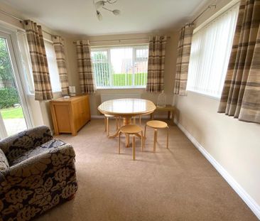 5 bedroom detached house to rent - Photo 2