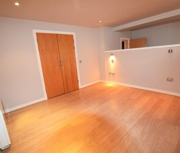 Studio to rent - Photo 2