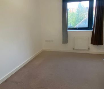 2 Bed Flat, Sidmouth Road, E10 - Photo 5