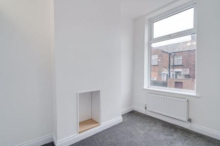 2 bedroom terraced house to rent - Photo 4