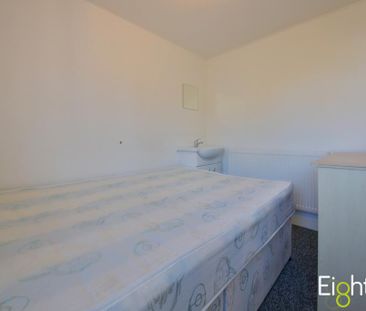 6 bedroom terraced house to rent - Photo 5