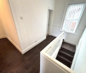 3 bedroom end of terrace house to rent - Photo 4