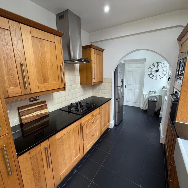 3 bedroom terraced house to rent - Photo 1