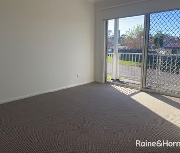 Modern Townhouse Living by the Shoalhaven River - Photo 6