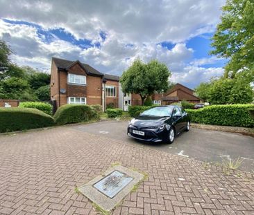 Abbotswood Way, Hayes, Middlesex, UB3 3PF - Photo 1