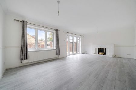 Hotham Close, Sutton At Hone, Dartford, DA4 9ET - Photo 2