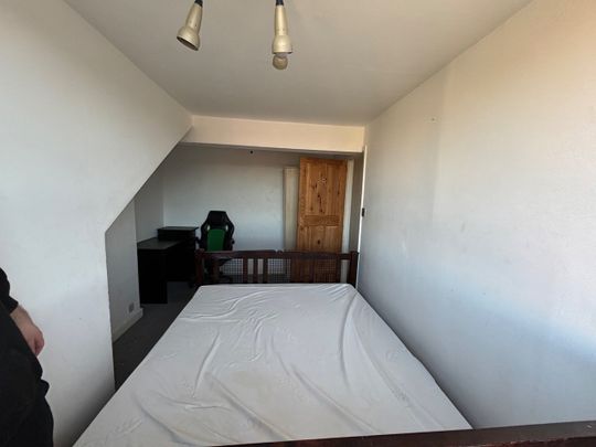 Room in a Shared House, Vinery Terrace, LS9 - Photo 1