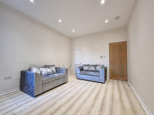 4 bedroom terraced house to rent - Photo 1