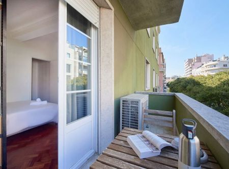 Avenida Luís Bívar, Lisbon, Lisbon 1050-145 - Photo 4