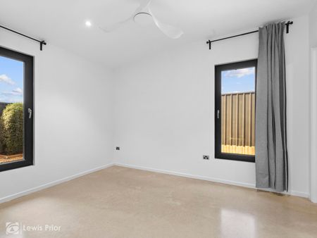 Convenient & Comfortable Living in a Great Location - Photo 3