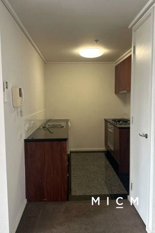 1200/668 Bourke Street - Photo 2