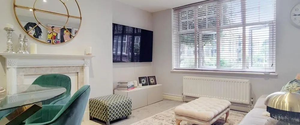 3 bedroom apartment to rent in Kings Avenue, Clapham, London, SW4 - Photo 1