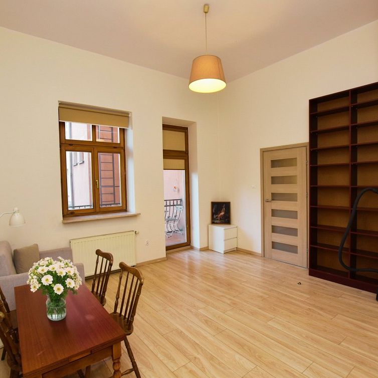 Mieszkanie 60 m2 na Rynku Dębnickim – 2 osobne pokoje, duży balkon - Фото 1