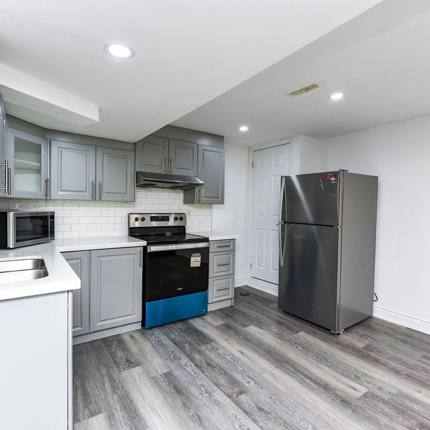 For Lease - 14 Paramount Place, Brampton, Ontario - Photo 1