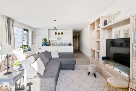 Recent appartement met 2 slaapkamers en autostaanplaats. - Photo 3