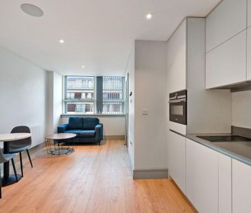 Studio to rent - Photo 1