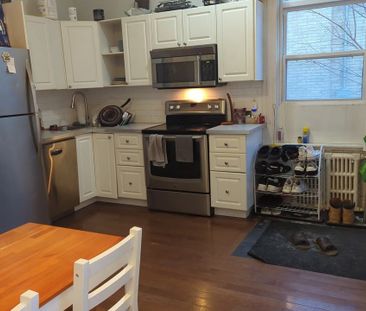 704 Waterloo Street apartment — London, ON (2-Bedroom) - 2 Bedroom - Photo 3