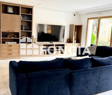 Maison • Buzenval - Photo 1