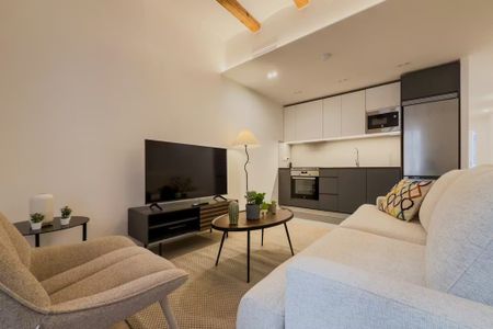 Carrer de Tapioles, Barcelona, Catalonia 08004 - Photo 4